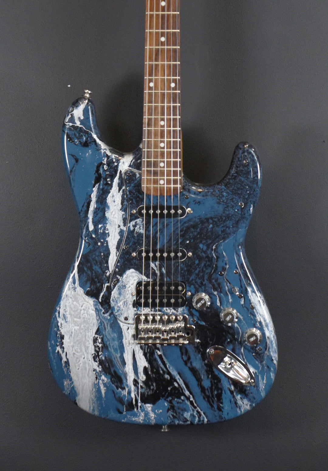 Used Affinity Series Strat '05