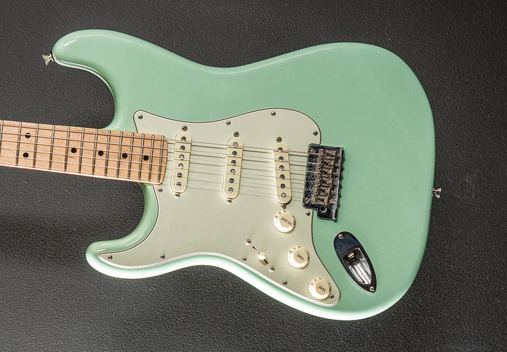Used Limited Edition American Pro Strat Left Land '18