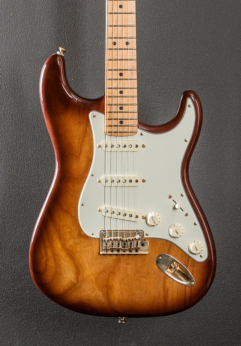 Used 75th Anniversary Commemorative Strat '20