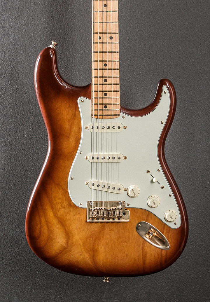 Used 75th Anniversary Commemorative Strat '20