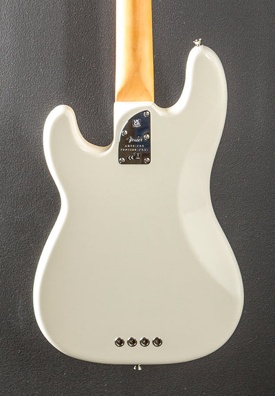 American Professional II Precision Bass '22
