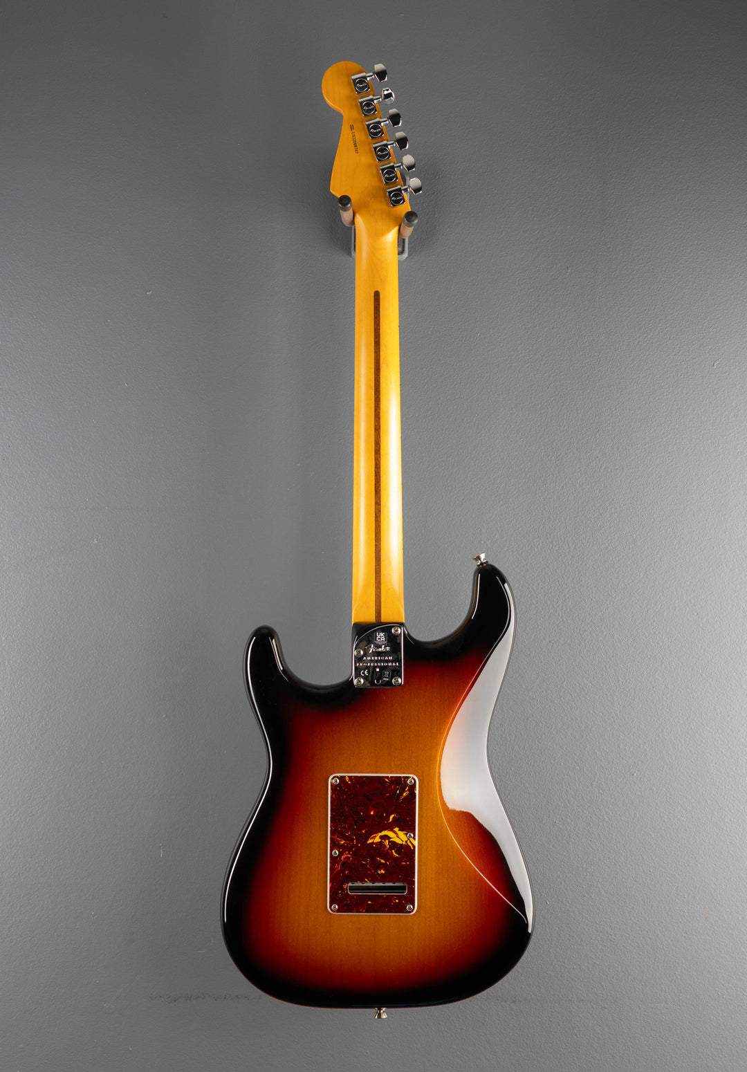 American Professional II Stratocaster – 3 Color Sunburst w/Maple