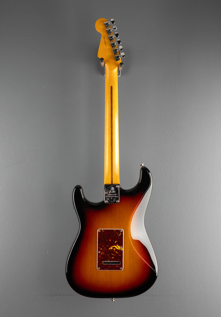 American Professional II Stratocaster – 3 Color Sunburst w/Maple