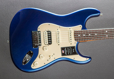 American Ultra Stratocaster HSS - Cobra Blue w/Rosewood