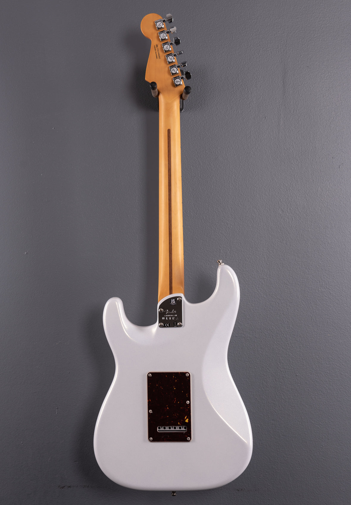 ギター Fender American Ultra Stratocaster HSS Amazon.com: Fender American Ultra Stratocaster HSS - Arctic