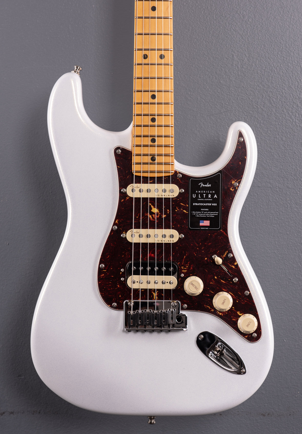 American Ultra Stratocaster HSS – Arctic Pearl w/Maple