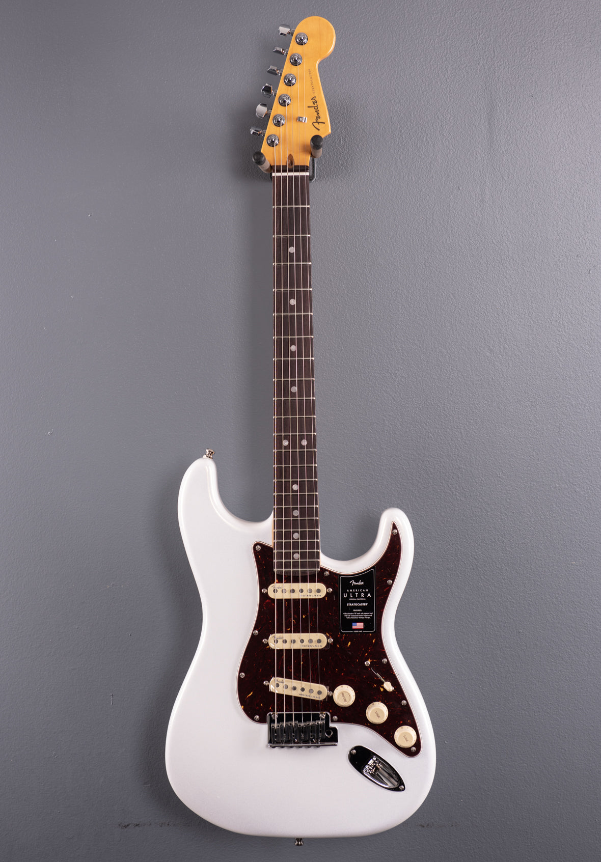 American Ultra Stratocaster – Arctic Pearl w/Rosewood
