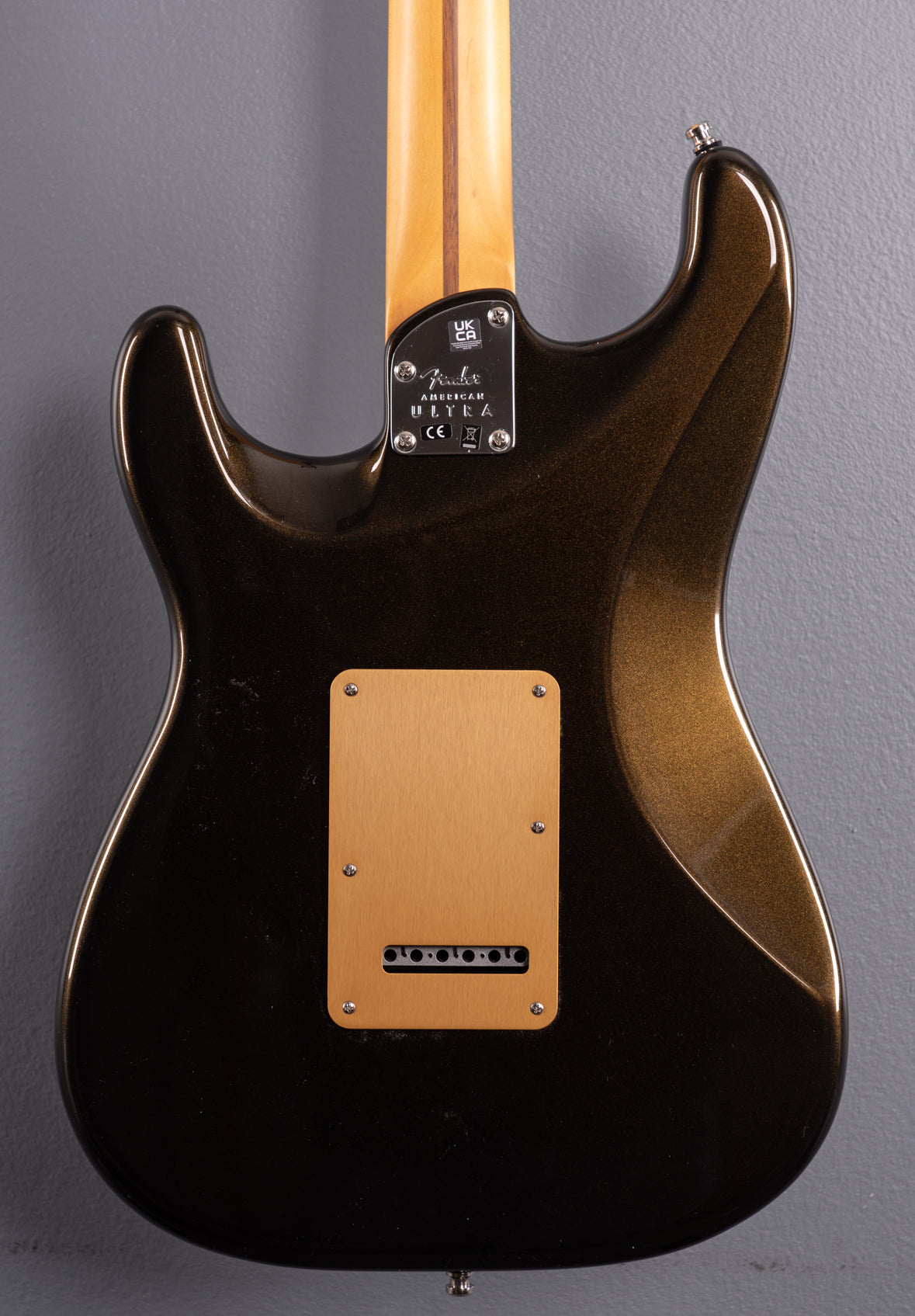 American Ultra Stratocaster HSS – Texas Tea w/Maple