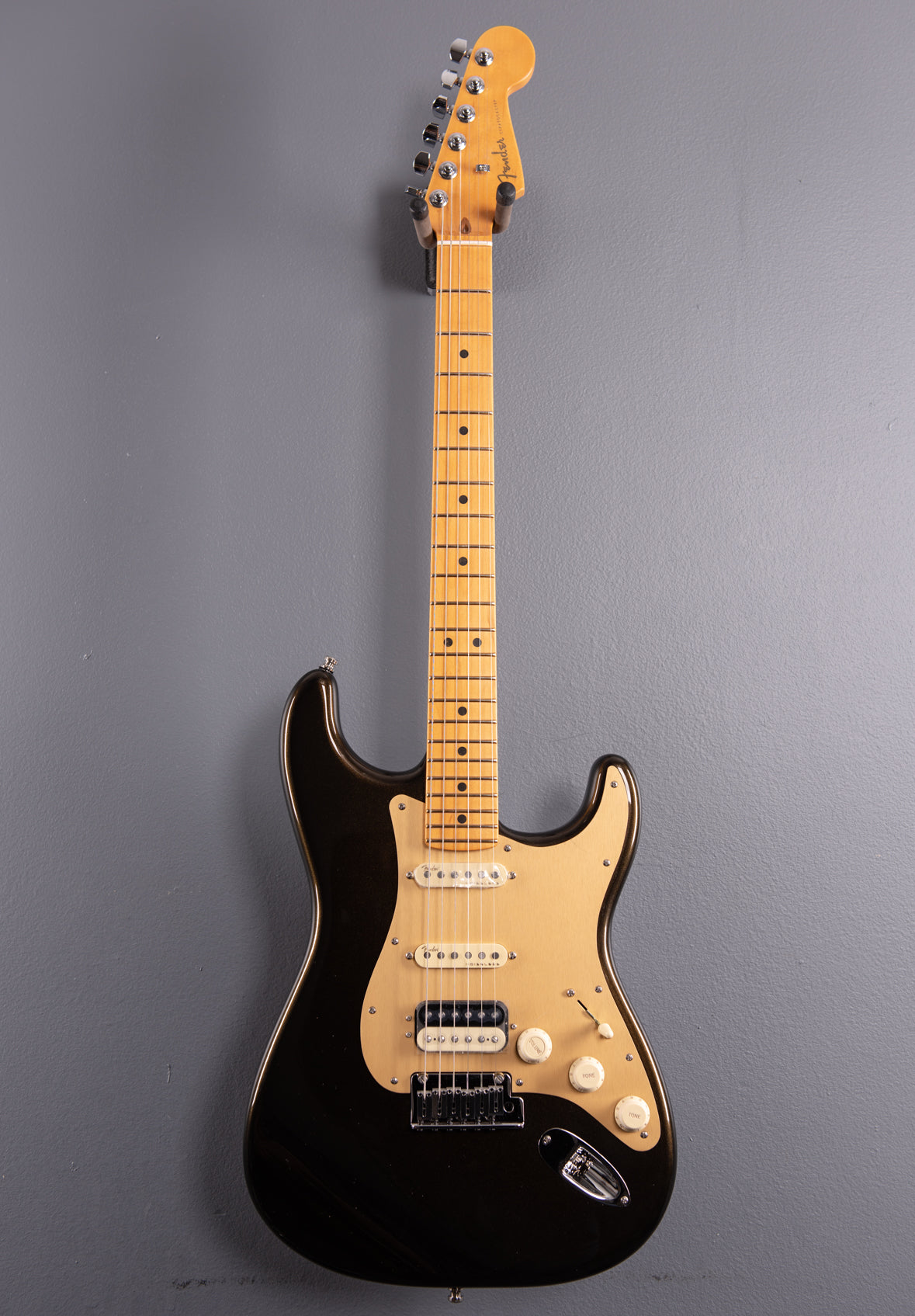 American Ultra Stratocaster HSS – Texas Tea w/Maple