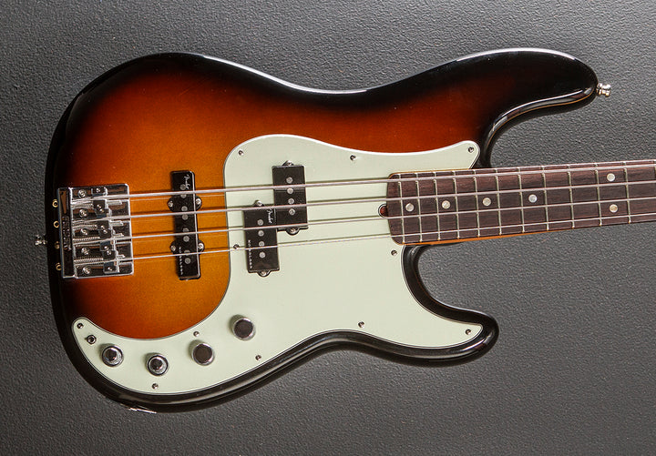 Used American Ultra Precision Bass '23