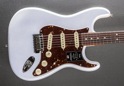 American Ultra Stratocaster - Arctic Pearl w/Rosewood