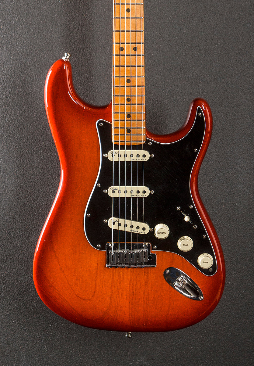 Used American Ultra Luxe Strat '24