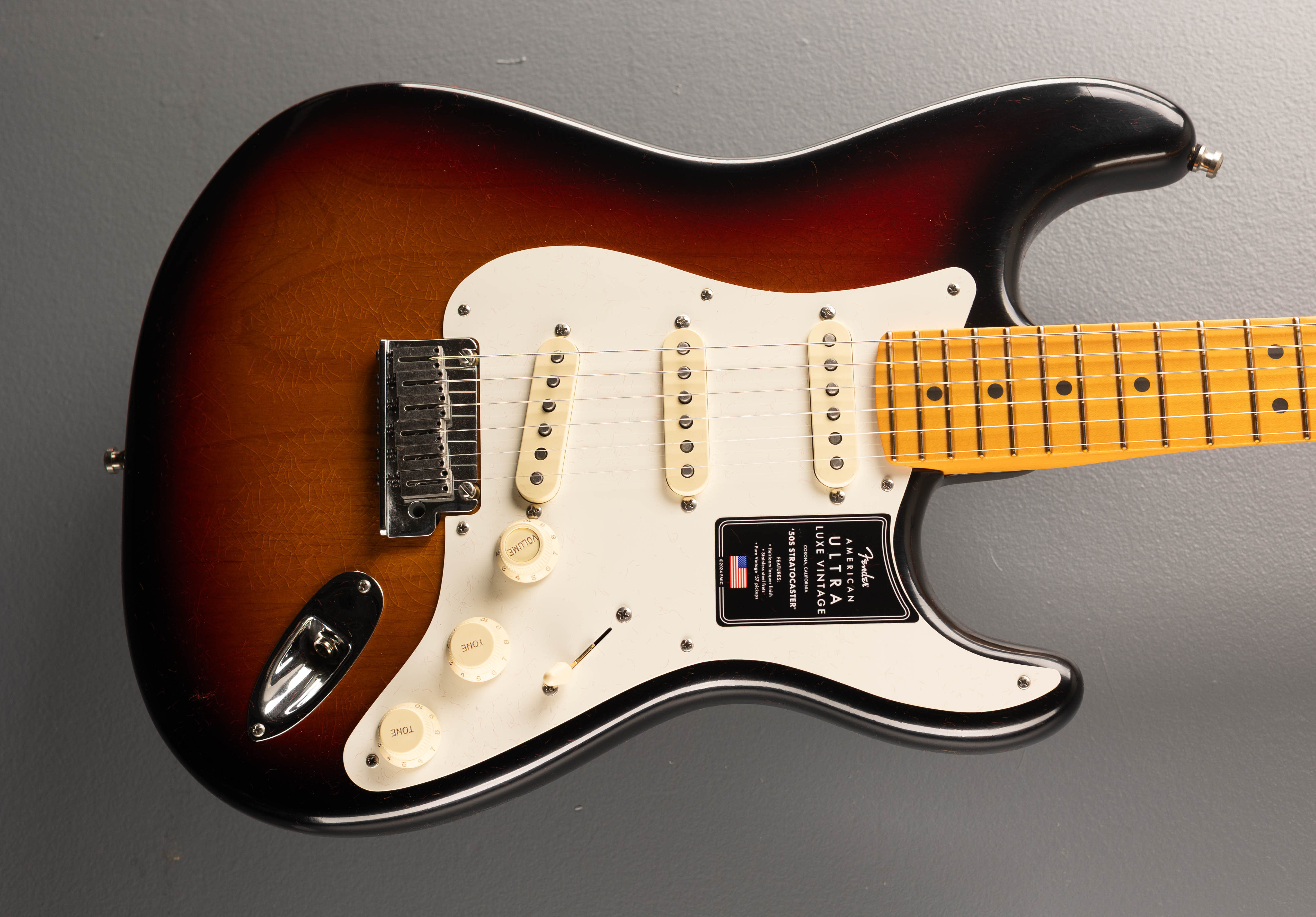 American Ultra Luxe Vintage '50s Stratocaster - 3 Color Sunburst