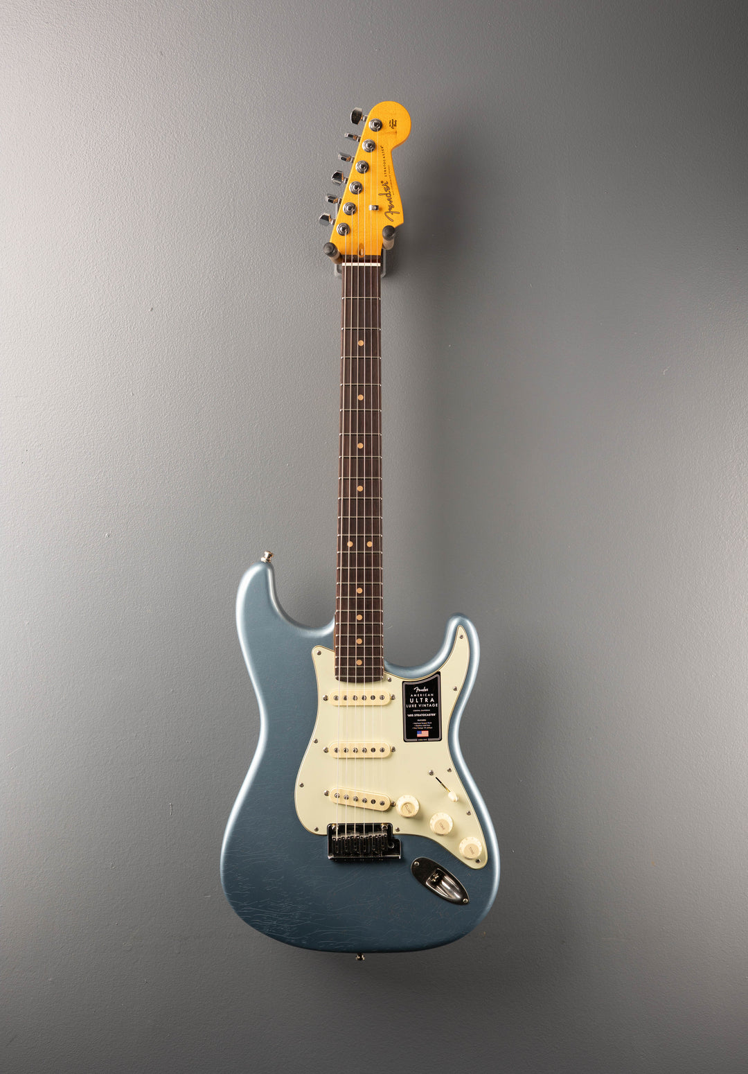 American Ultra Luxe Vintage '60s Stratocaster - Ice Blue Metallic