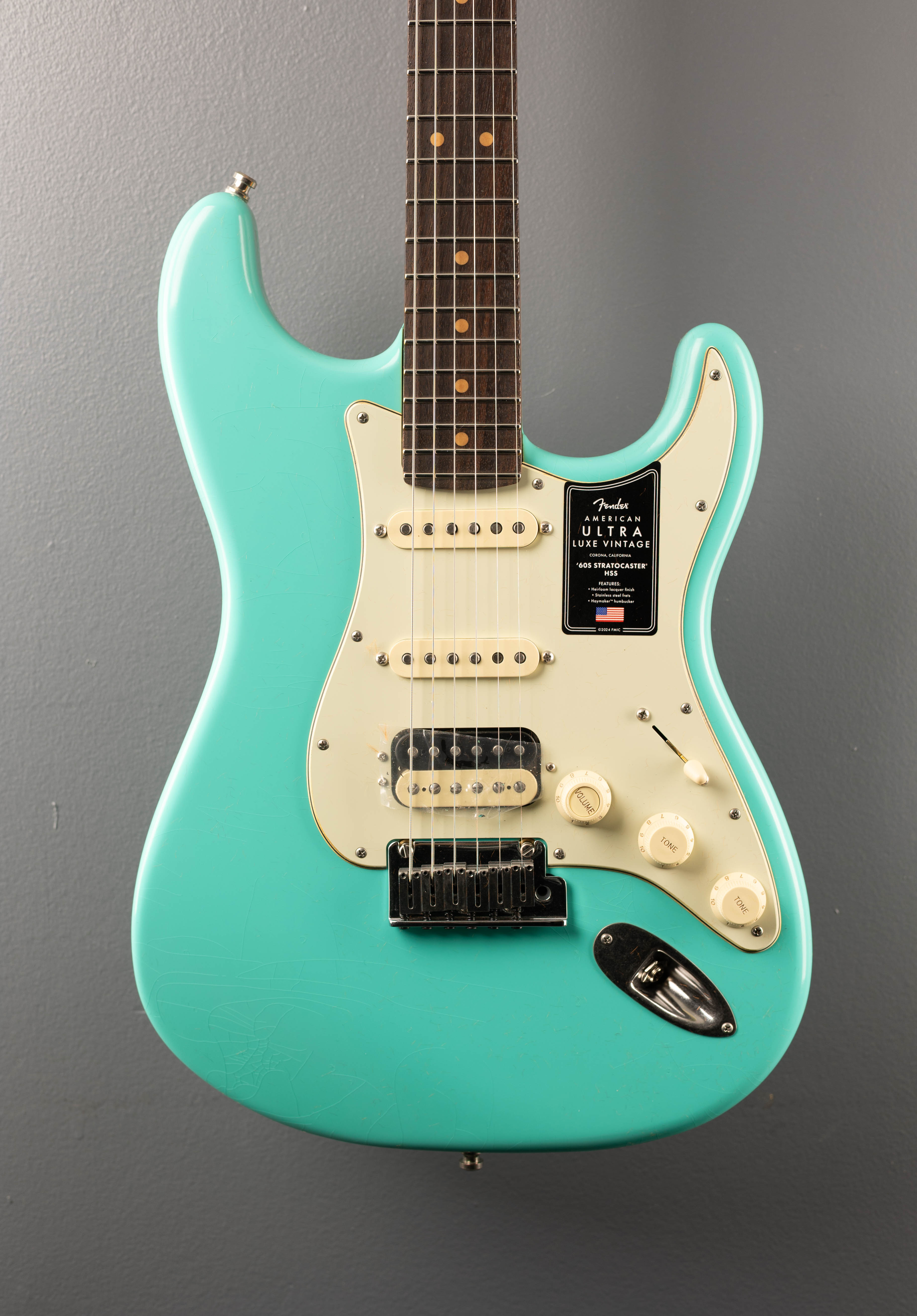 American Ultra Luxe Vintage '60s Stratocaster HSS - Sea Foam Green