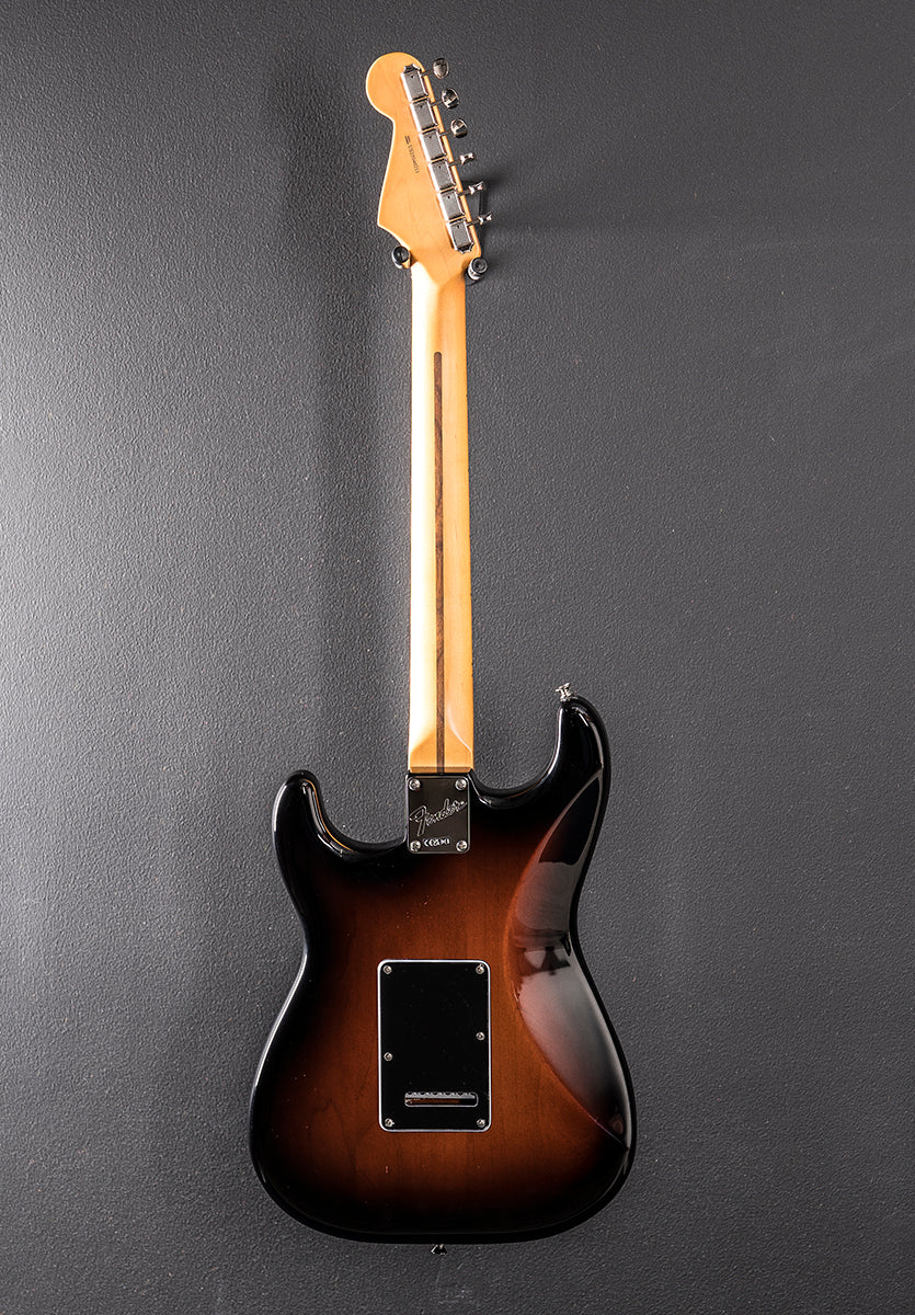 American Professional Classic Stratocaster - 3 Color Sunburst w/Maple