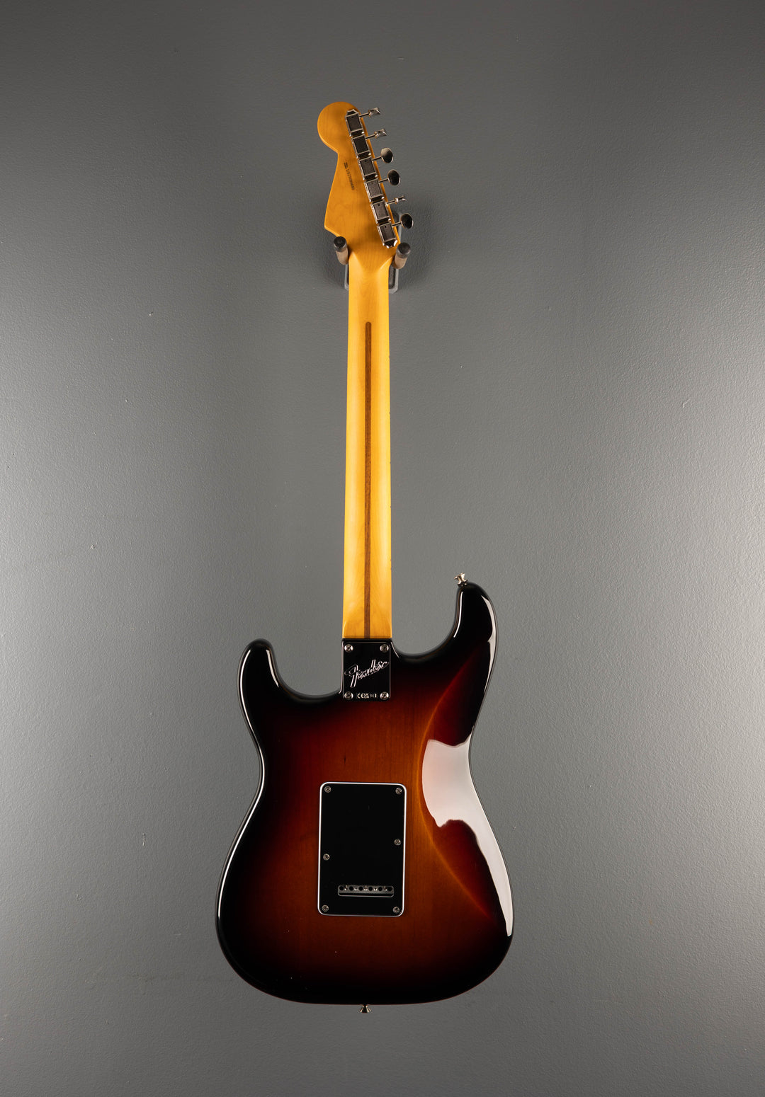 American Professional Classic Stratocaster - 3 Color Sunburst w/ Maple