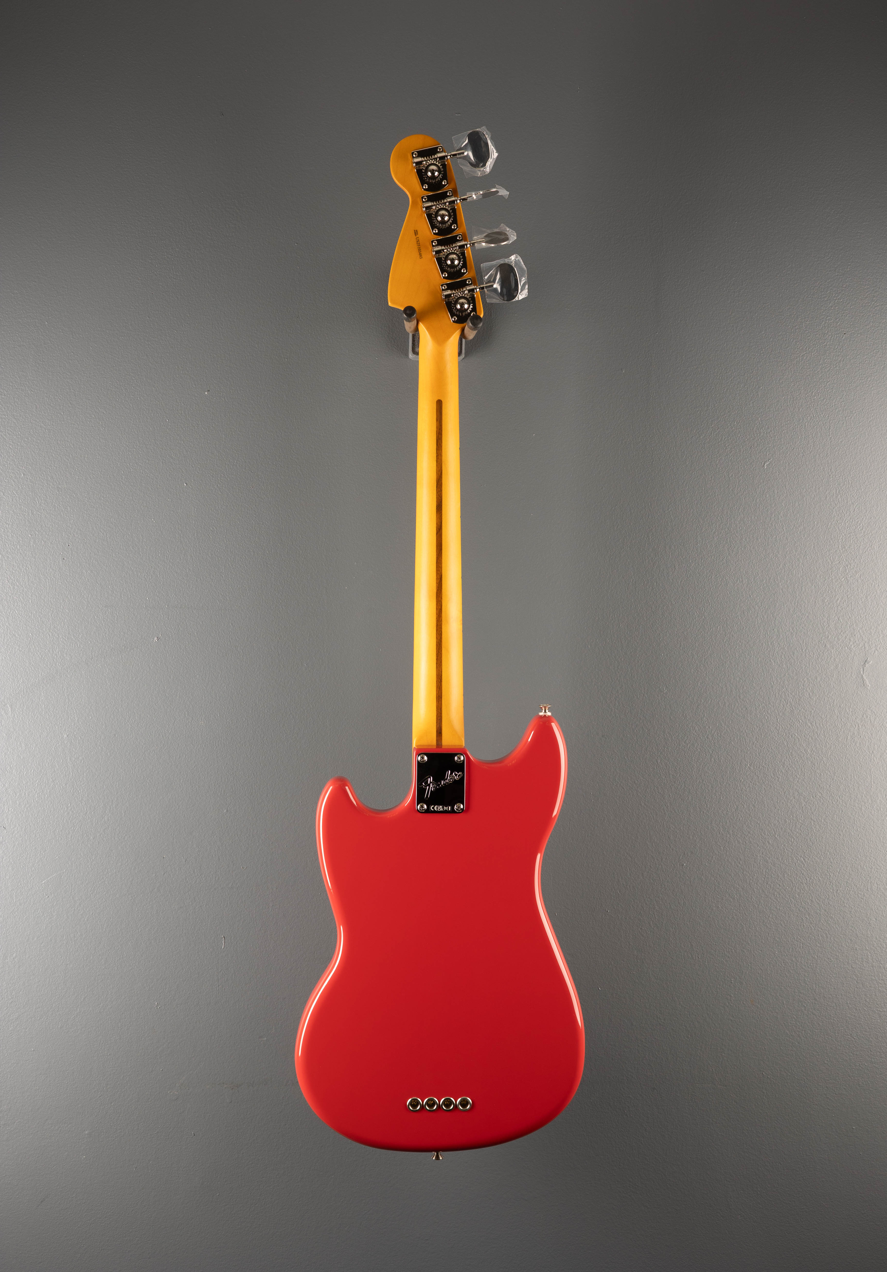 American Professional Classic Mustang Bass - Faded Dakota Red