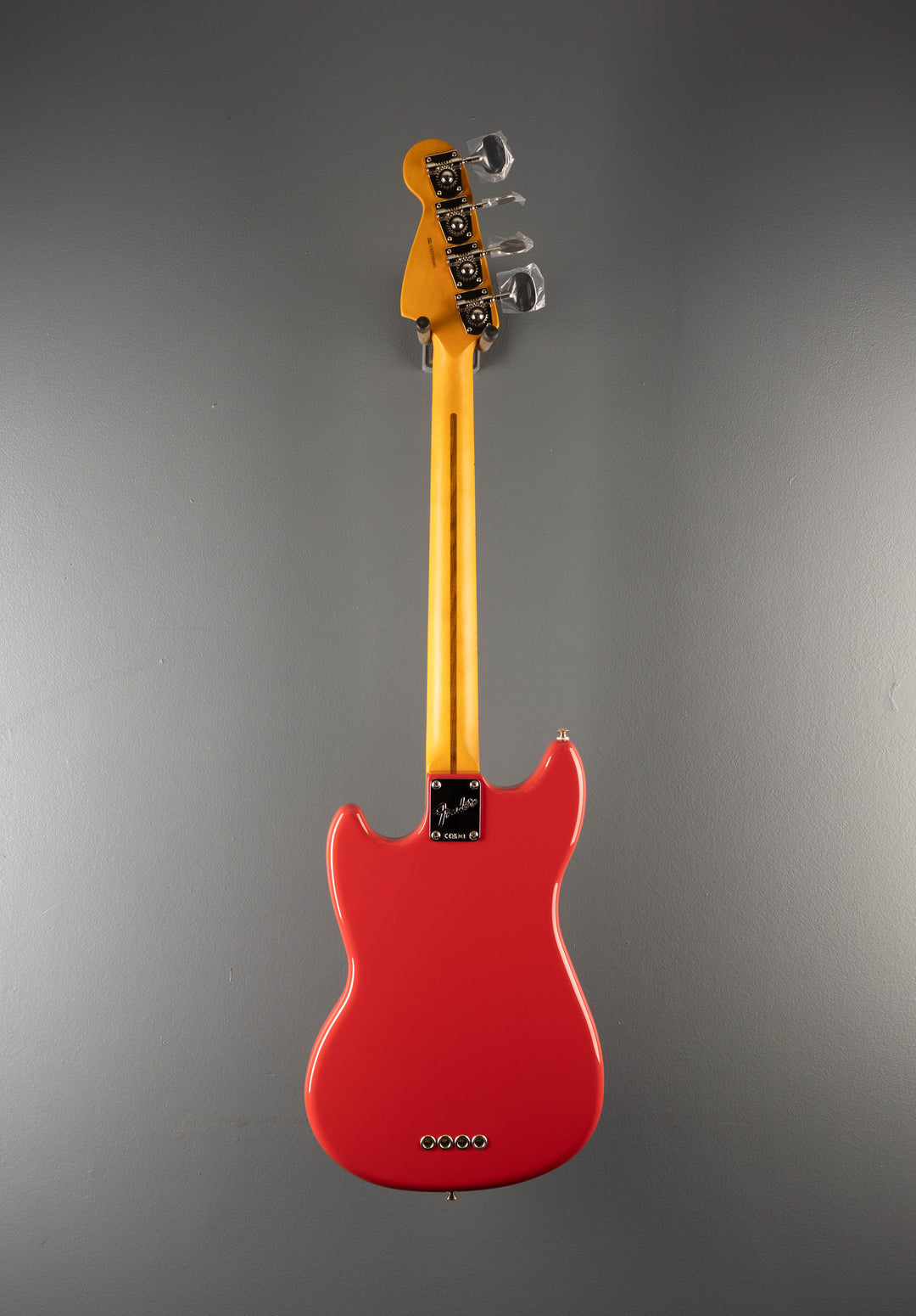 American Professional Classic Mustang Bass - Faded Dakota Red