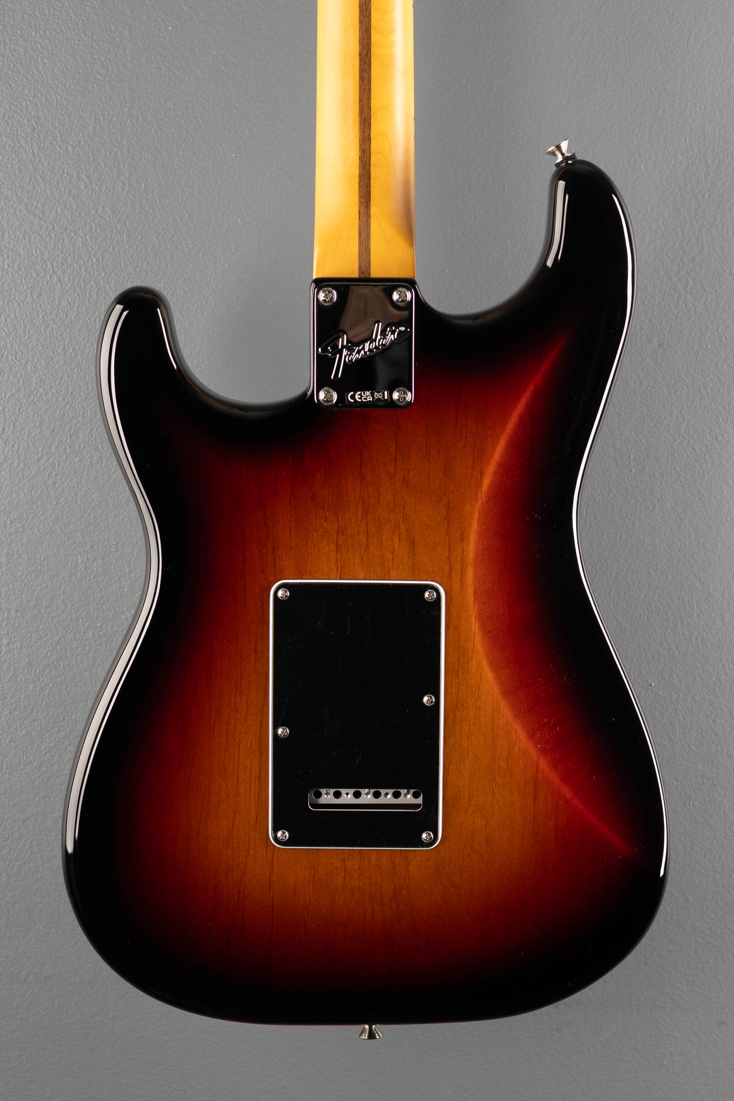American Professional Classic Stratocaster - 3 Color Sunburst w