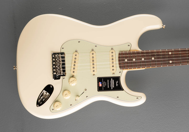 American Professional Stratocaster - Olympic White w/Rosewood