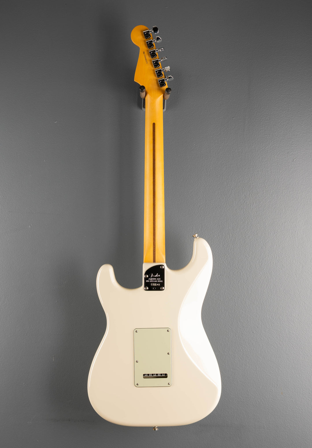 American Professional Stratocaster - Olympic White w/Rosewood