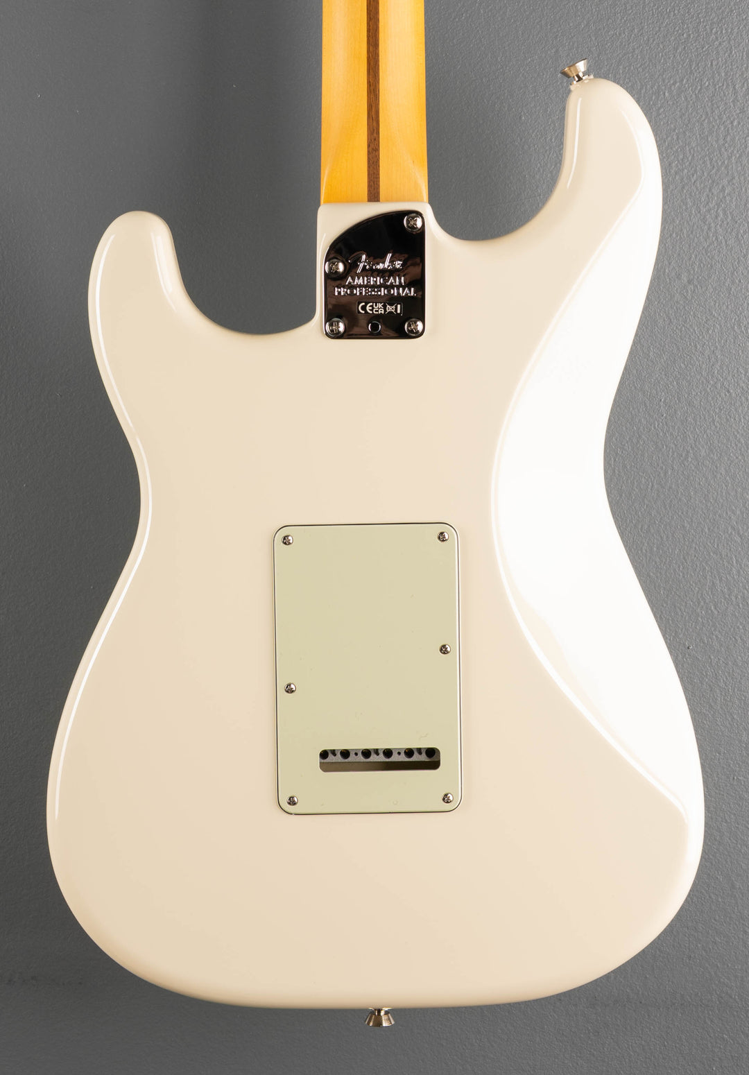American Professional Stratocaster - Olympic White w/Rosewood
