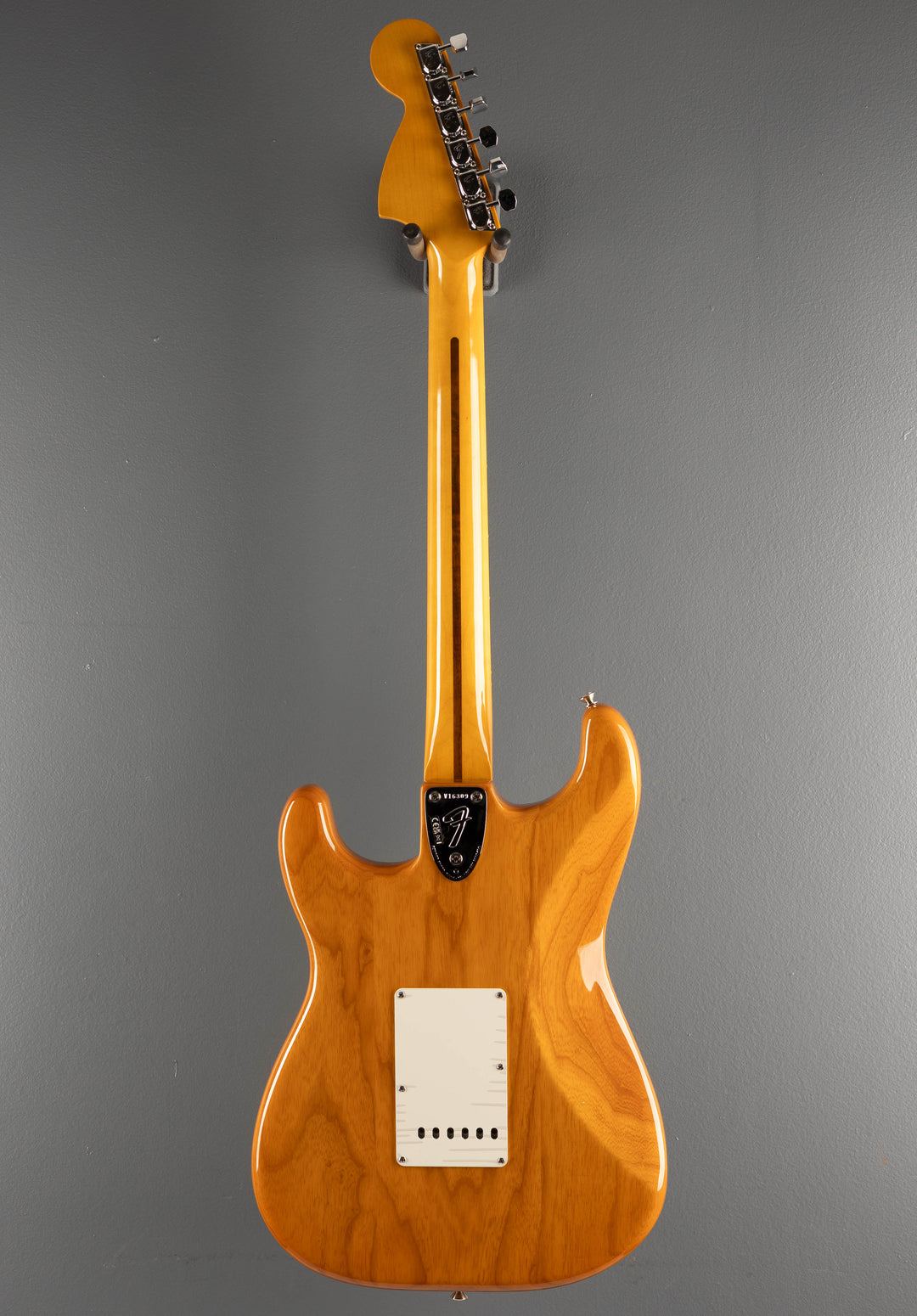 American Vintage II 1973 Stratocaster - Aged Natural w/Rosewood