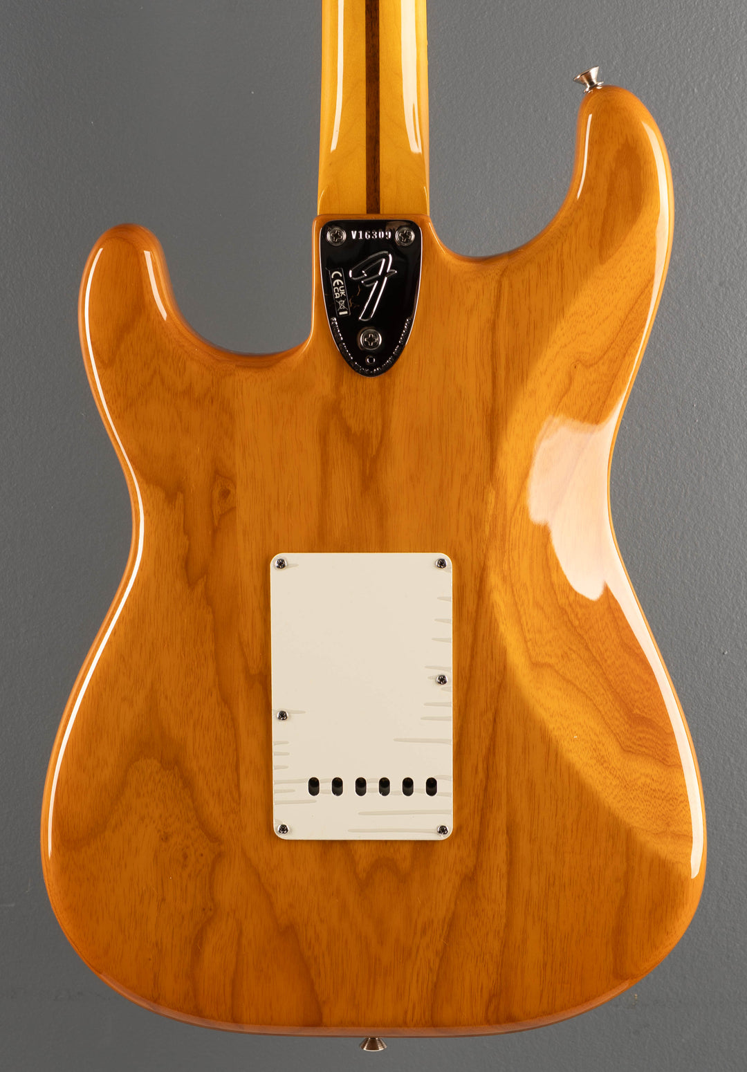 American Vintage II 1973 Stratocaster - Aged Natural w/Rosewood