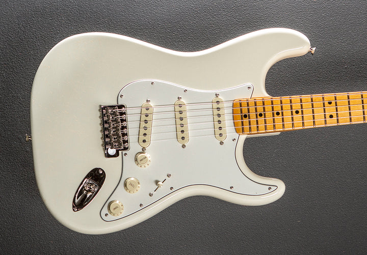 Limited Edition American Vintage II 1973 Stratocaster - Olympic White