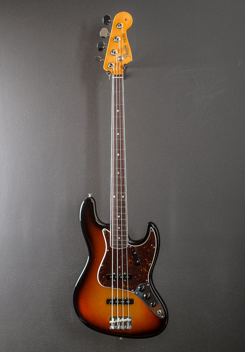 American Vintage II 1966 Jazz Bass - 3 Color Sunburst