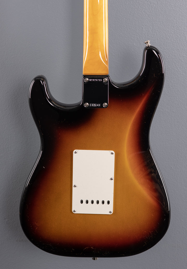 American Vintage II 1961 Stratocaster - 3 Color Sunburst