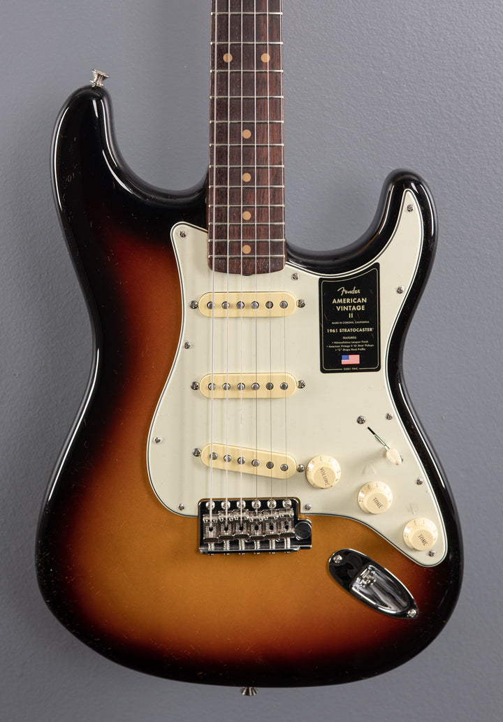 American Vintage II 1961 Stratocaster - 3 Color Sunburst
