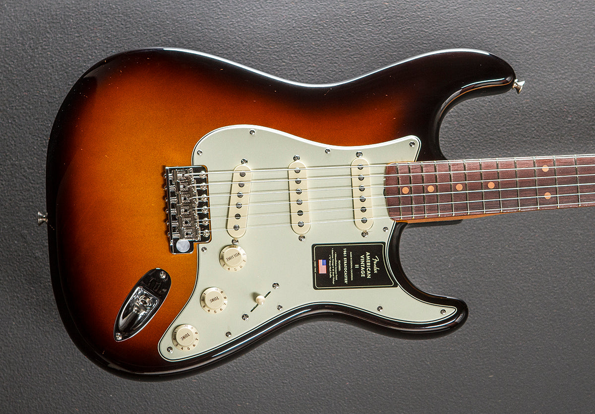 ギター American Vintage II 1961 Stratocaster Amazon.com: Fender American Vintage II 1961 Stratocaster
