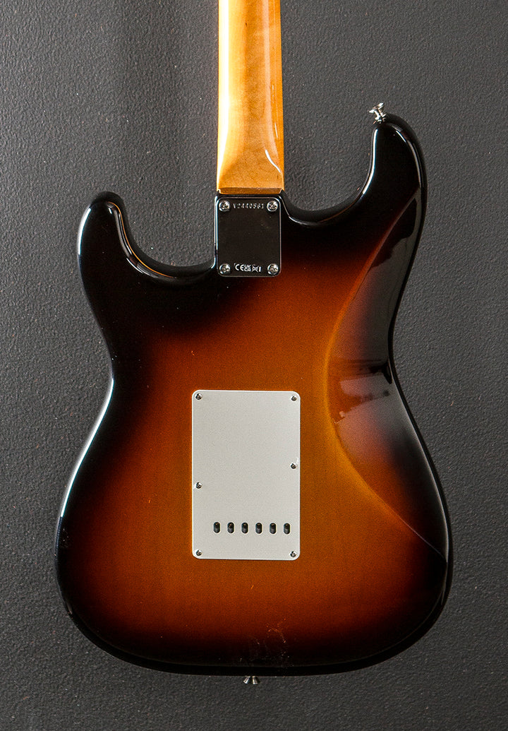 American Vintage II 1961 Stratocaster - 3 Color Sunburst