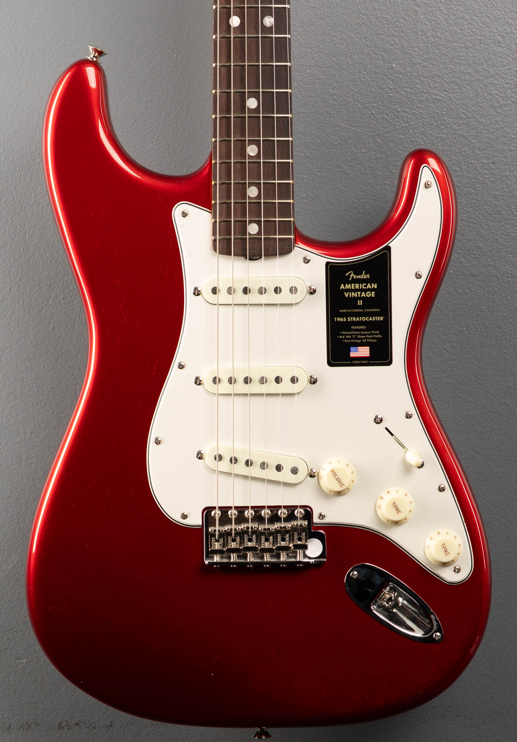 American Vintage II 1965 Stratocaster - Candy Apple Red – Dave's
