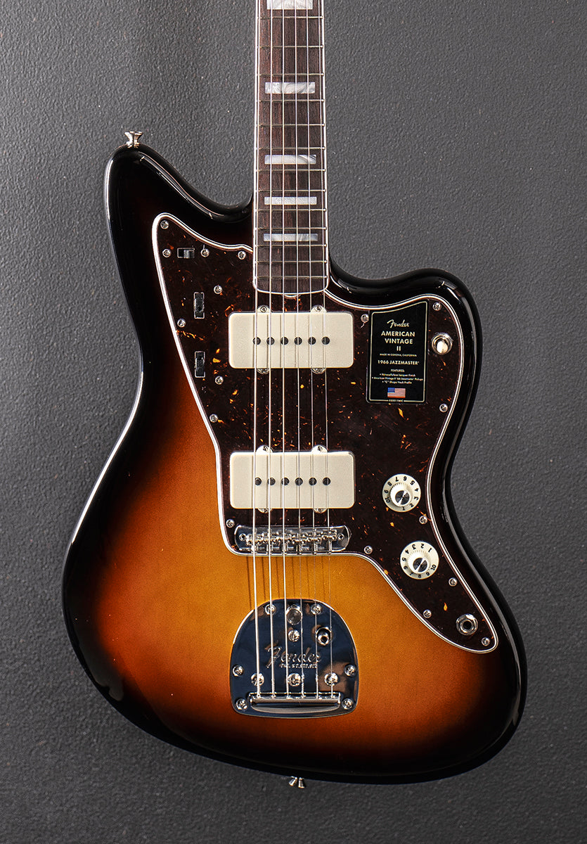 American Vintage II 1966 Jazzmaster - 3 Color Sunburst – Dave's