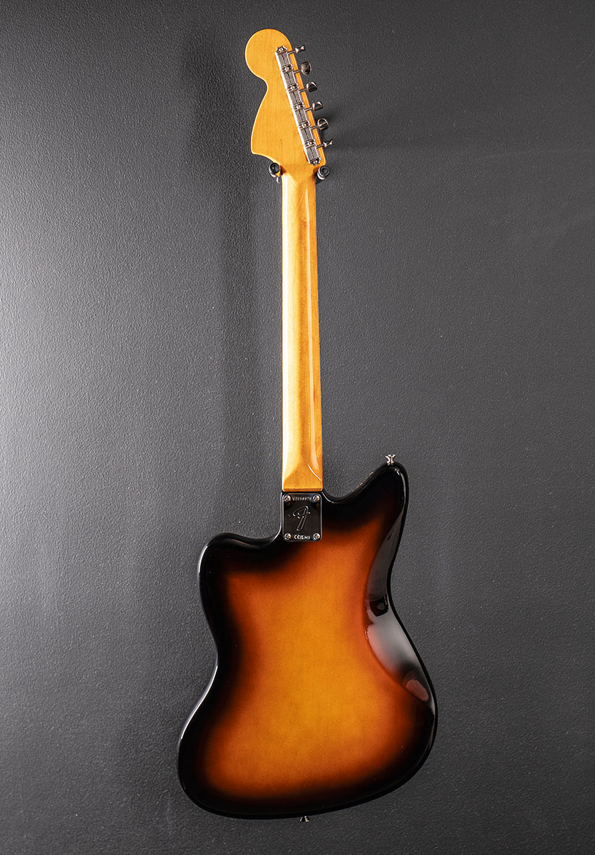 American Vintage II 1966 Jazzmaster - 3 Color Sunburst – Dave's