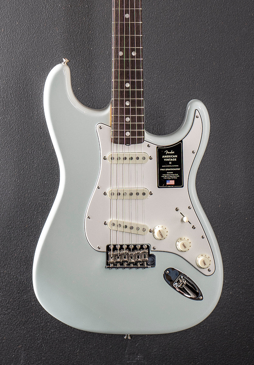 American Vintage II 1965 Stratocaster - Sonic Blue
