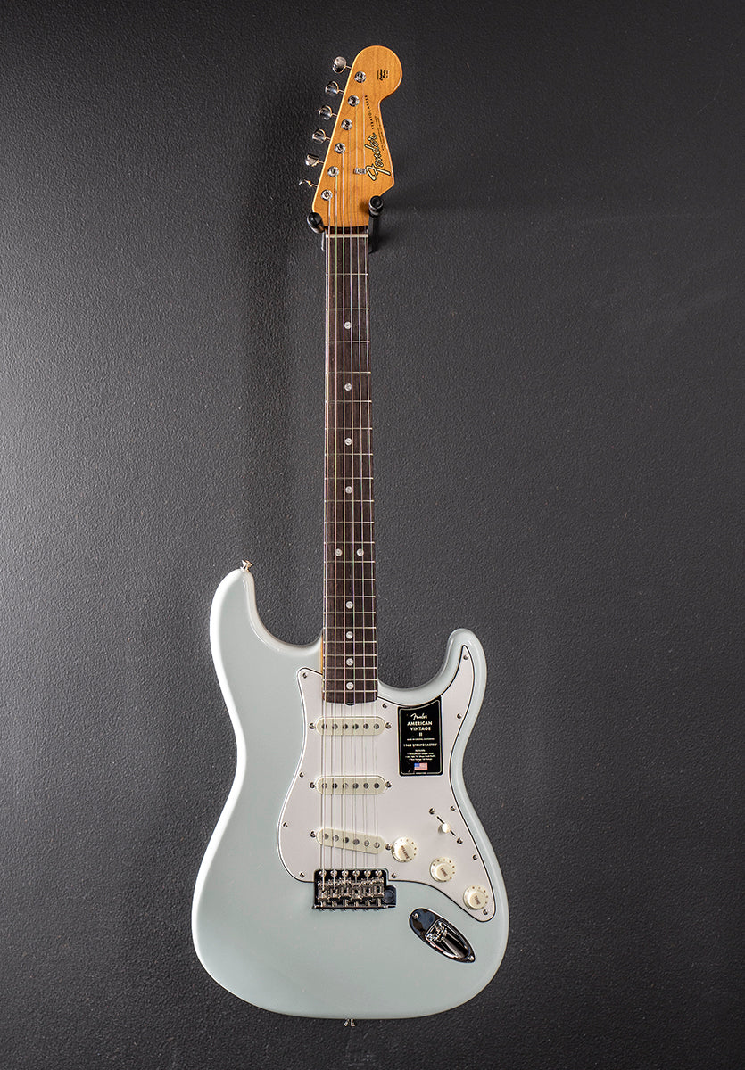 American Vintage II 1965 Stratocaster - Sonic Blue – Dave's Guitar