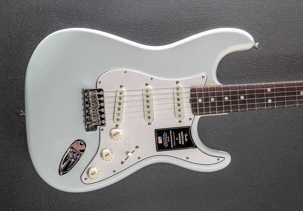 American Vintage II 1965 Stratocaster - Sonic Blue – Dave's Guitar
