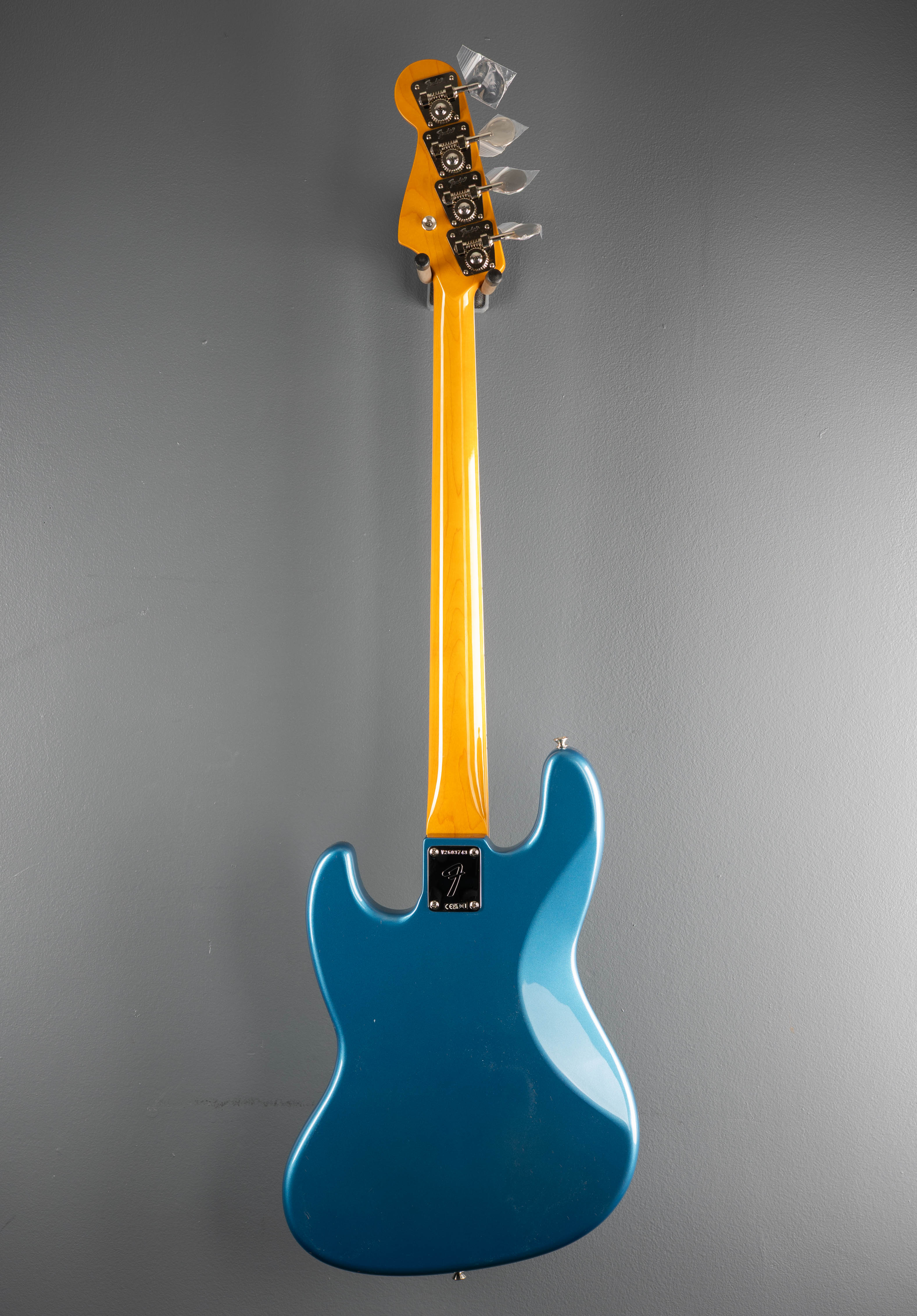 American Vintage II 1966 Jazz Bass - Lake Placid Blue – Dave's