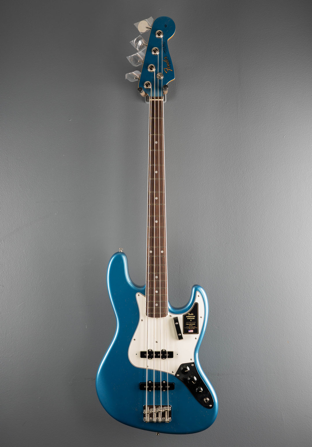 American Vintage II 1966 Jazz Bass - Lake Placid Blue