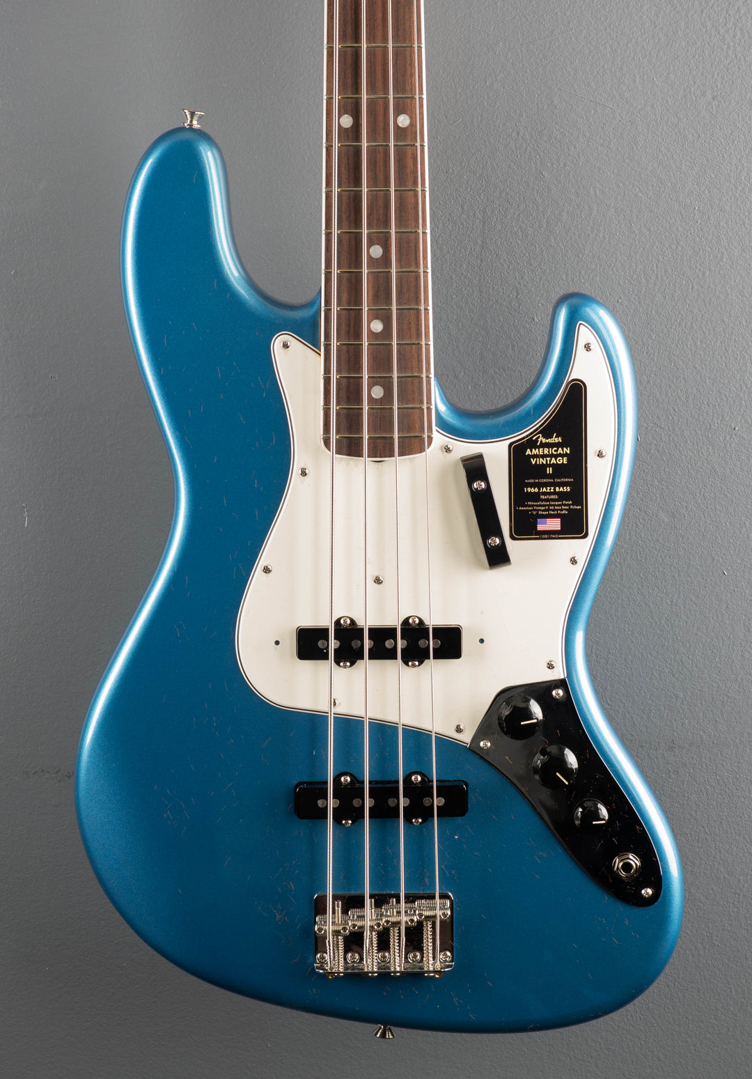 American Vintage II 1966 Jazz Bass - Lake Placid Blue