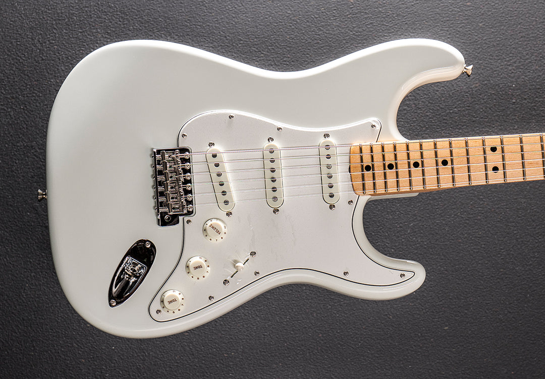 Used Jimi Hendrix Voodoo Child Signature NOS Strat &