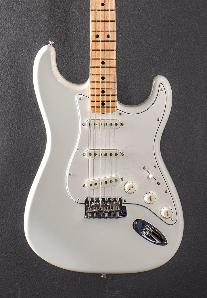 Used Jimi Hendrix Voodoo Child Signature NOS Strat &