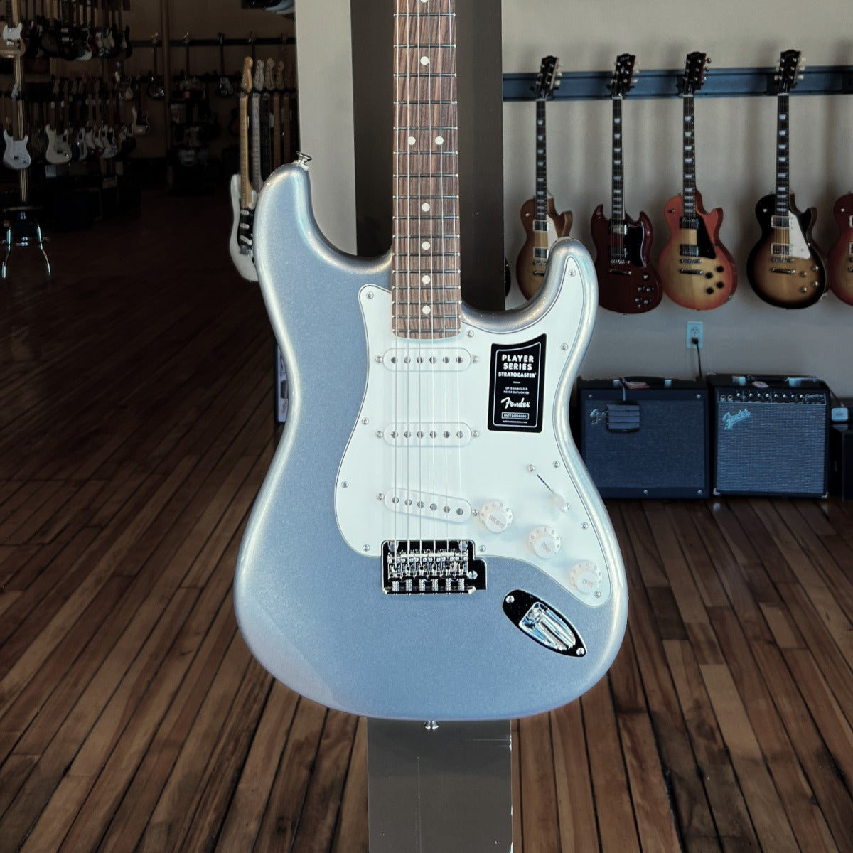 Player Stratocaster - Silver w/Pau Ferro