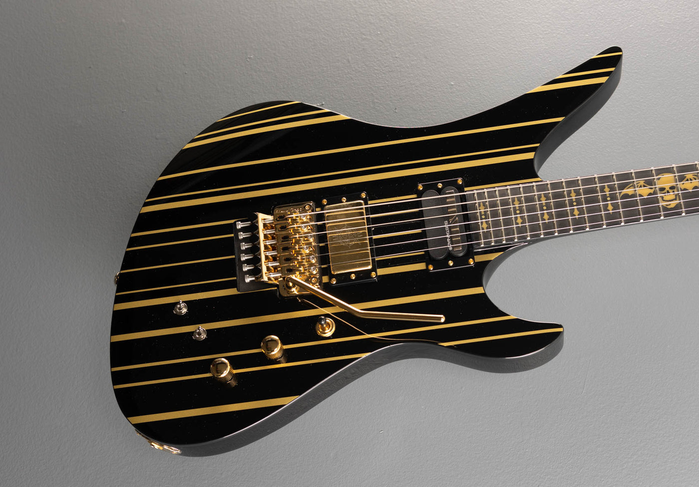 Synyster Custom-S - Gloss Black with Gold Pinstripes