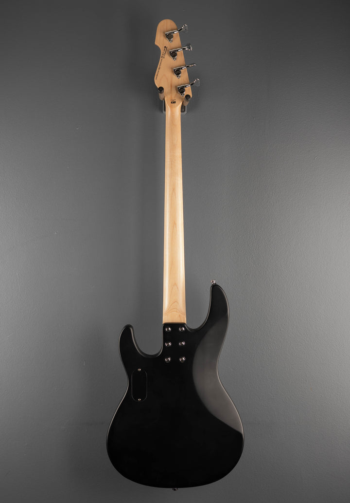 AP-204 Bass, &