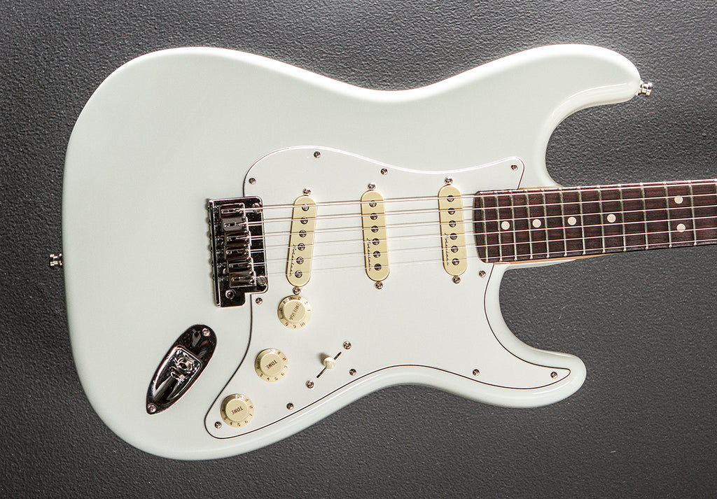 定価￥27,500 47%OFF エレクトリック PIKE WHITE NUR Jeff Beck Signature NOS Strat - Olympic White – Dave's Guitar Shop